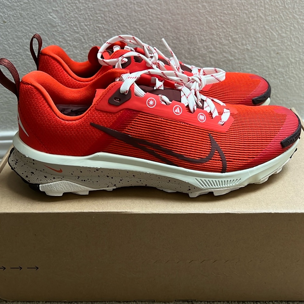Nike React Terra Kiger Women’s Size 8